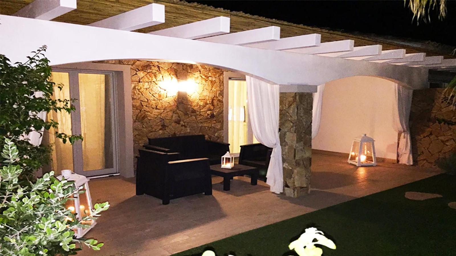 Residence Elegance Ville Ed Appartamenti A Porto Pino Esterno foto