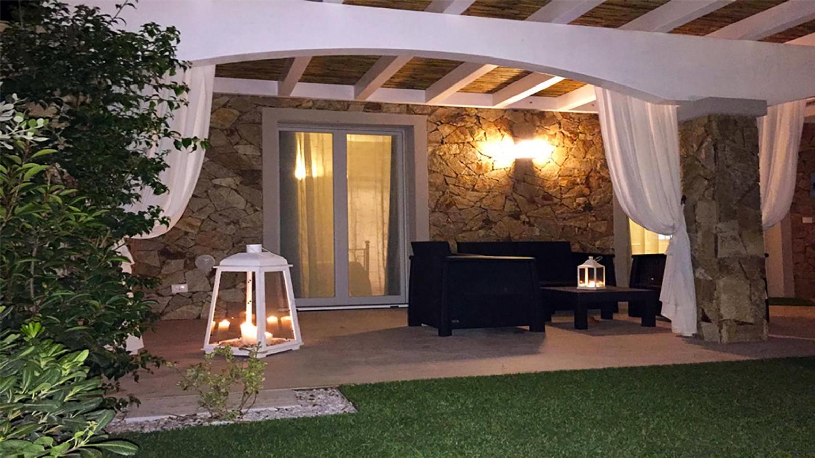 Residence Elegance Ville Ed Appartamenti A Porto Pino Esterno foto